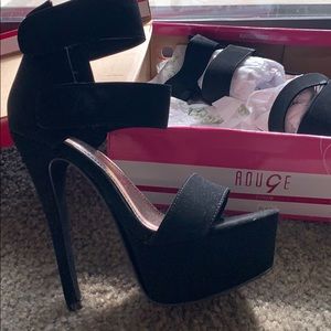 Rouge Turnup Heels
